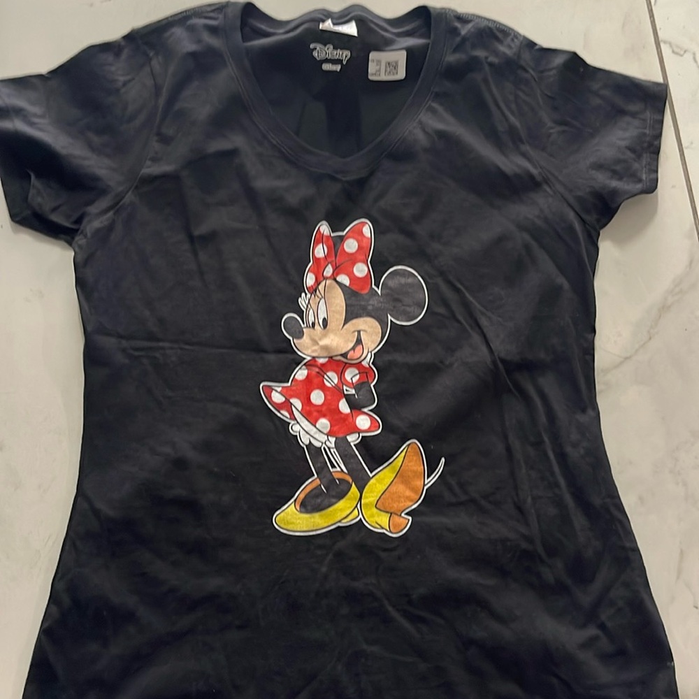 Disney‎ red Minnie  mouse T shirt - medium
